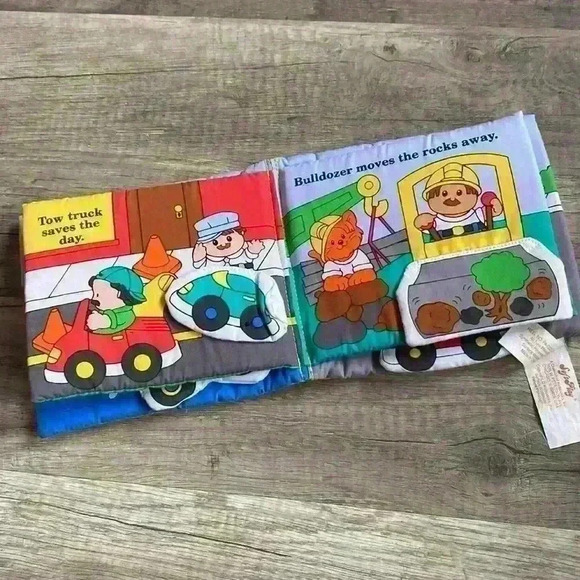 💚 1998 Fisher Price Things That Go Soft Play Book - Picture 3 of 5